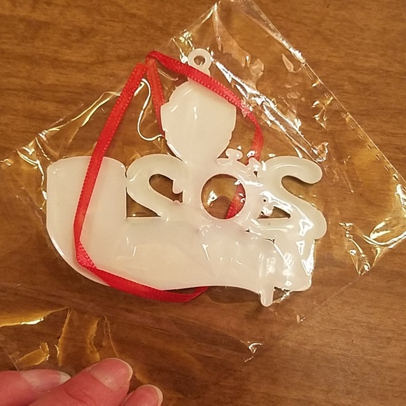 NEW! 2020 Commemorative Christmas ornament. - Picture 2 of 3